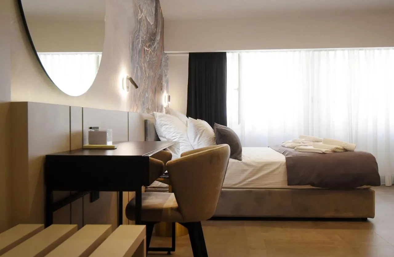 Grandeur Apartments PUY