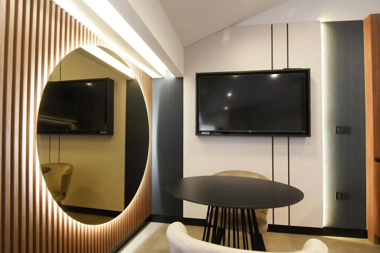 Grandeur Apartments PUY