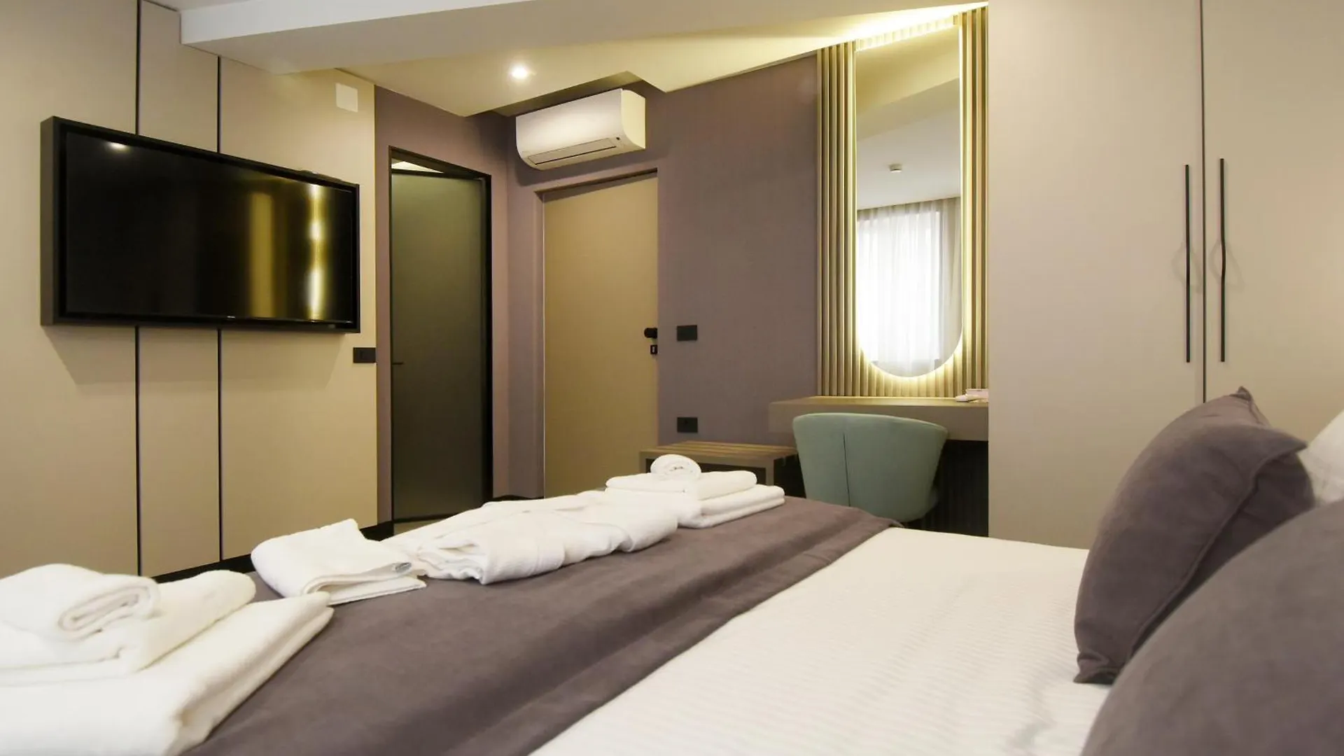 Grandeur Apartments PUY